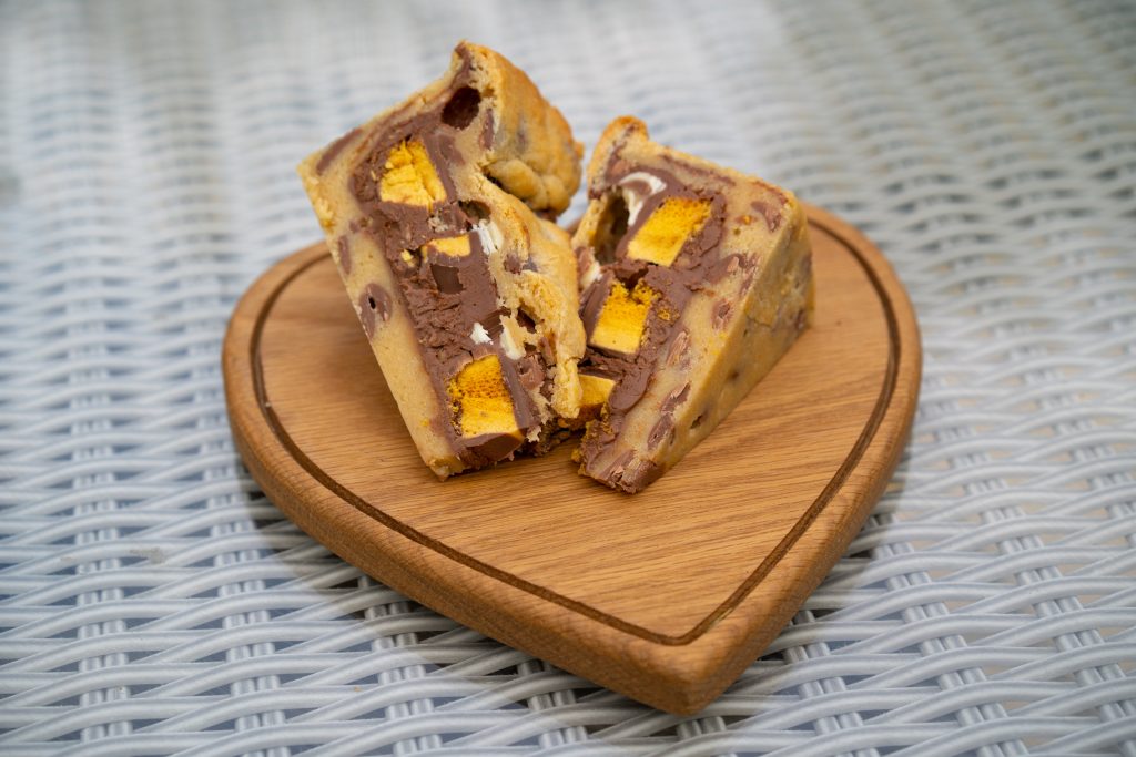 Crunchie cookie pie slices